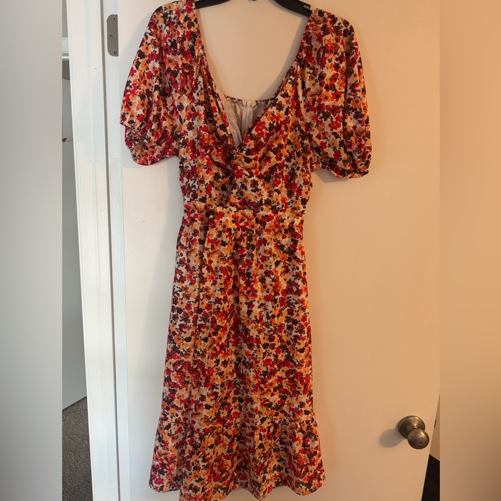 EUC dress women’s, sz L- with keyhole